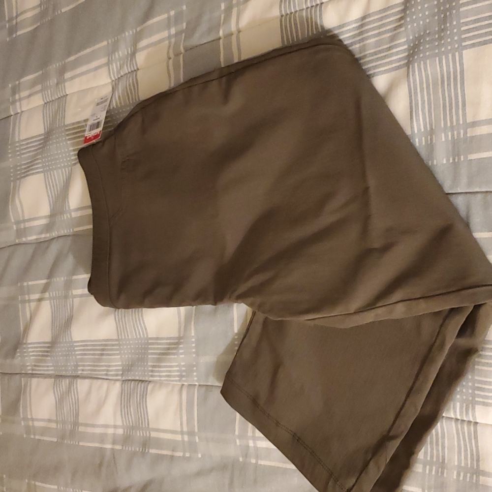 New with tags Capri pants